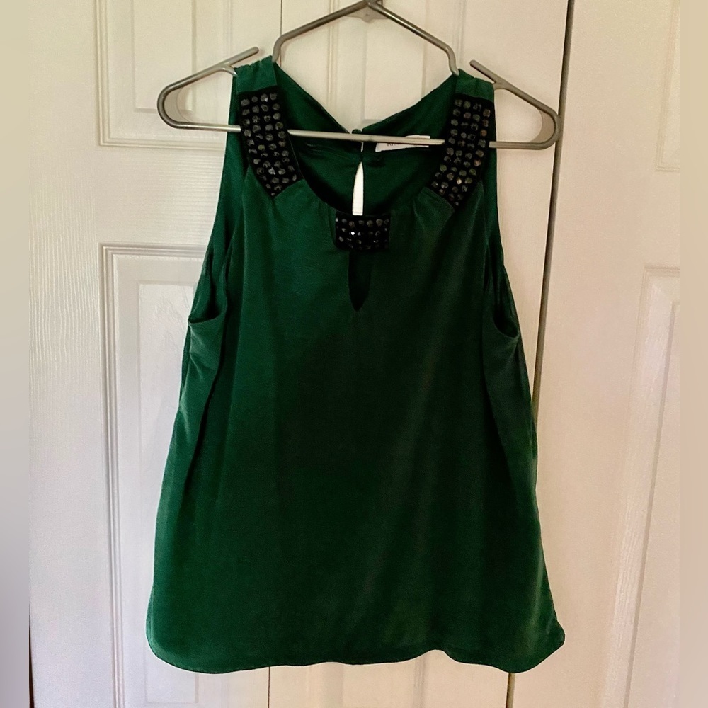VGUC Ricki’s sleeveless blouse  with nice beading detail. Size XL